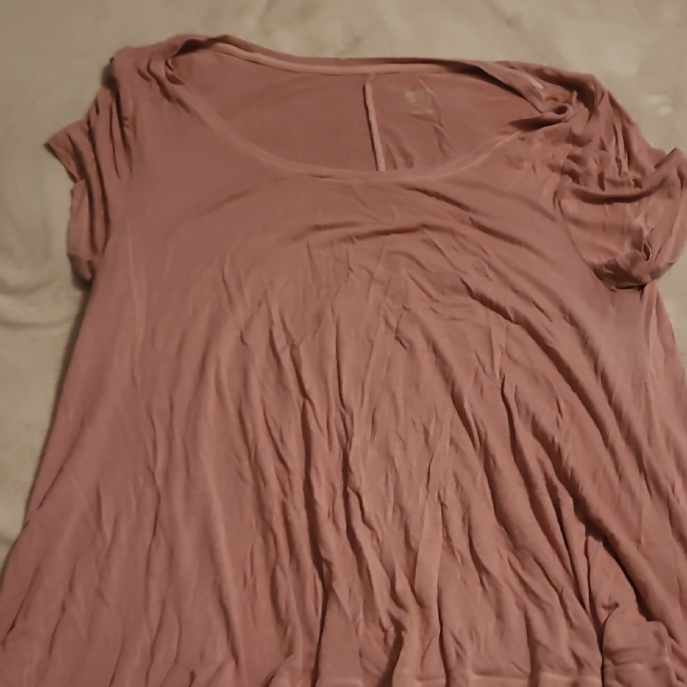 Scoop Neck Short Sleeve Tee in Dusty Mauve